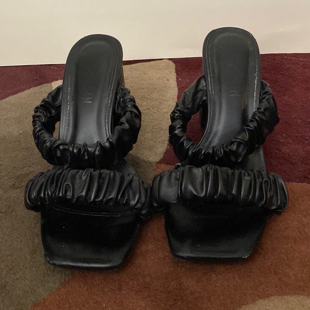 Black Strappy Block Heeled Sandals-Size 8